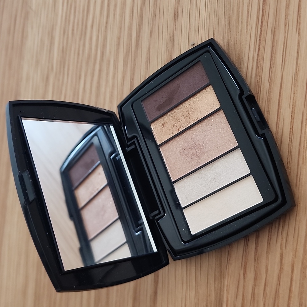  Lancôme Color Design Eye Brightening Eyeshadow Palette in French Riviera